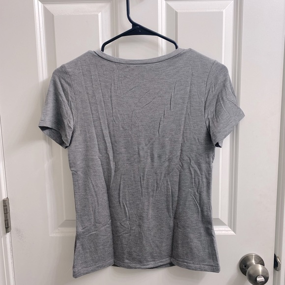 Express Supersoft Fitted V-neck Double Layer Tee - Picture 2 of 8